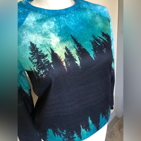 Wilderness Sweatshirt - Picture 3 of 11